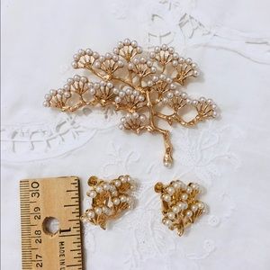 Jewelry - White Pearl Pine Tree Clip On Earrings Jewelry - White Pearl Pine Tree Clip On Earrings